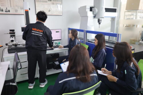 ทีม Metrology จัดเทรนนิ่ง เครื่องคอนทัวร์จาก Mitutoyo ให้ลูกค้า